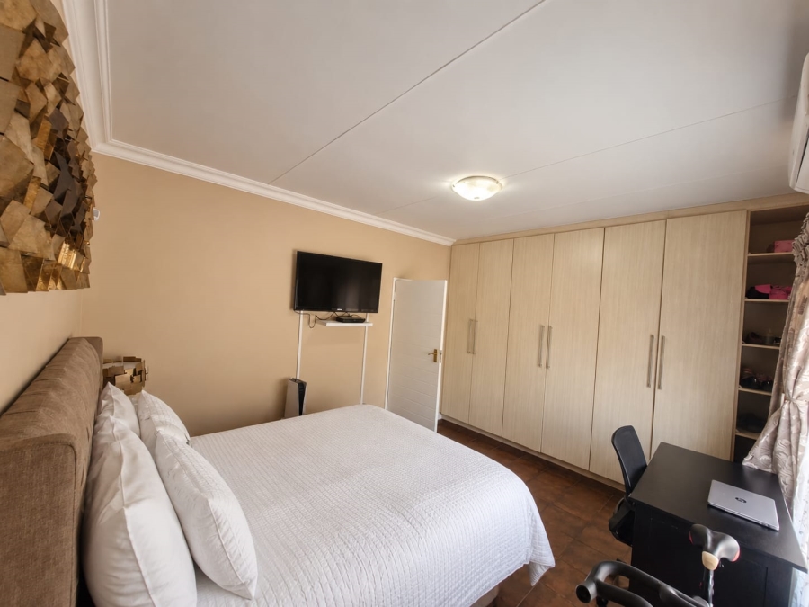 4 Bedroom Property for Sale in Kathu Northern Cape